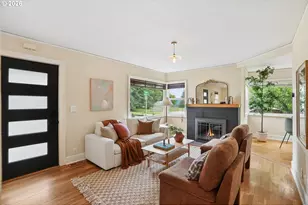 10247 N Smith St, Portland, OR 97203 - Photo 9