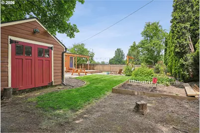 10247 N Smith St, Portland, OR 97203 - Photo 43