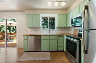 6930 SE 122nd Ave, Portland, OR 97236 - Photo 5