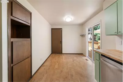 6930 SE 122nd Ave, Portland, OR 97236 - Photo 7