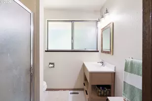 6930 SE 122nd Ave, Portland, OR 97236 - Photo 15