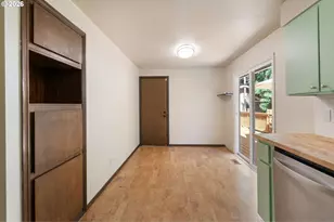 6930 SE 122nd Ave, Portland, OR 97236 - Photo 7