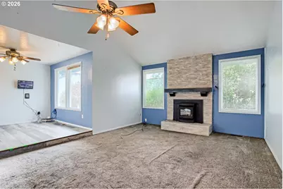 4039 NE Meadow Ln, Hillsboro, OR 97124 - Photo 5