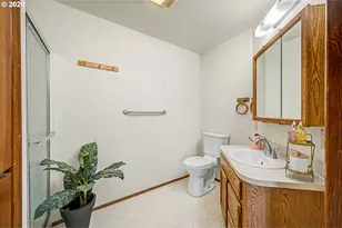 2365 L St, Springfield, OR 97477 - Photo 7