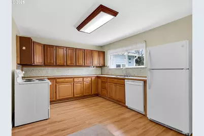 125 SW Cedar Ave, Warrenton, OR 97146 - Photo 7