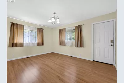 125 SW Cedar Ave, Warrenton, OR 97146 - Photo 11