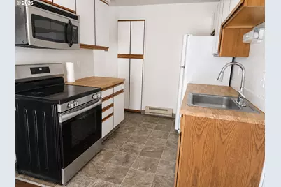 933 SE Rene Ave, Gresham, OR 97080 - Photo 25