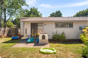933 SE Rene Ave, Gresham, OR 97080 - Photo 9