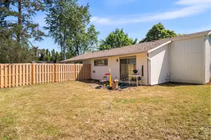 933 SE Rene Ave, Gresham, OR 97080 - Photo 17