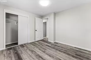 210 NE 167th Pl, Portland, OR 97230 - Photo 17