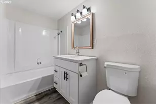 210 NE 167th Pl, Portland, OR 97230 - Photo 11