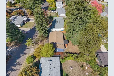 210 NE 167th Pl, Portland, OR 97230 - Photo 29
