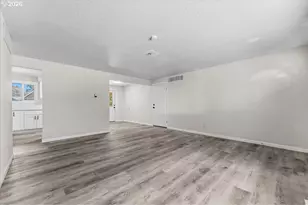 210 NE 167th Pl, Portland, OR 97230 - Photo 3
