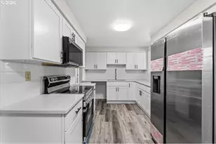 210 NE 167th Pl, Portland, OR 97230 - Photo 7