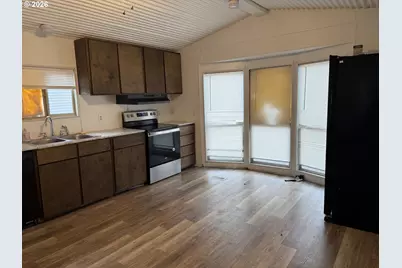 200 Emils Way #19, Roseburg, OR 97471 - Photo 5