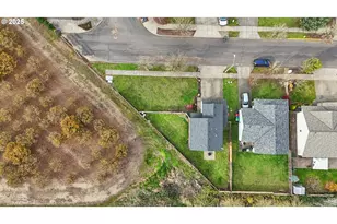 2488 SW Taylor Dr, McMinnville, OR 97128 - Photo 33