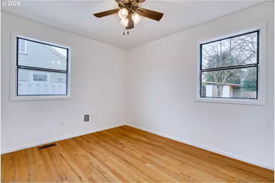 9560 N Ivanhoe St, Portland, OR 97203 - Photo 9