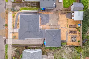 9560 N Ivanhoe St, Portland, OR 97203 - Photo 41