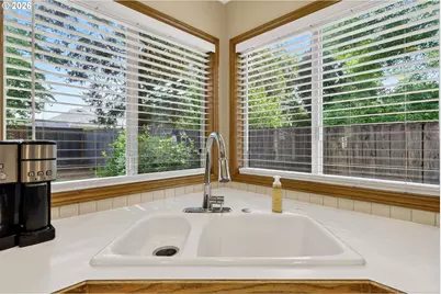 671 NE Maryann Ct, Hillsboro, OR 97124 - Photo 19