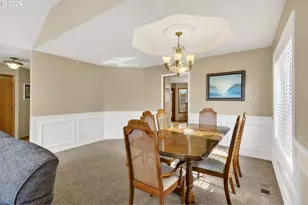 671 NE Maryann Ct, Hillsboro, OR 97124 - Photo 11