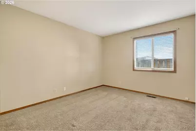 671 NE Maryann Ct, Hillsboro, OR 97124 - Photo 35