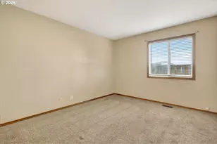 671 NE Maryann Ct, Hillsboro, OR 97124 - Photo 35