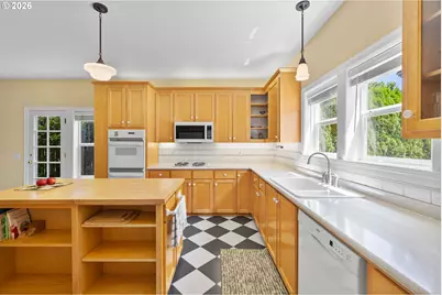 11812 SW 17th Ave, Portland, OR 97219 - Photo 11