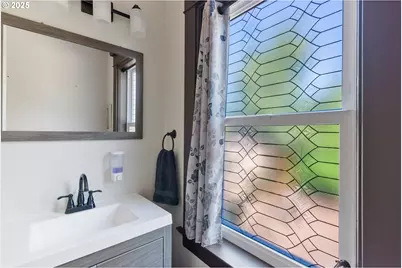 6541 E Burnside St, Portland, OR 97215 - Photo 21