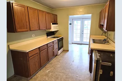 2402 N Spruce St, La Grande, OR 97850 - Photo 9