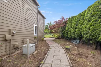 4223 SE Anderegg Dr, Portland, OR 97236 - Photo 35