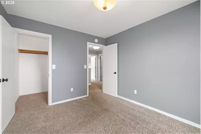 4223 SE Anderegg Dr, Portland, OR 97236 - Photo 33