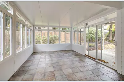 10216 SE 15th St, Vancouver, WA 98664 - Photo 13