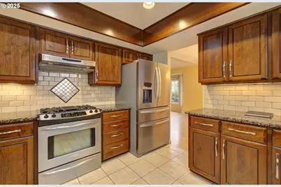 10216 SE 15th St, Vancouver, WA 98664 - Photo 9