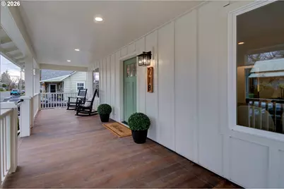 718 W 19th St, Vancouver, WA 98660 - Photo 3