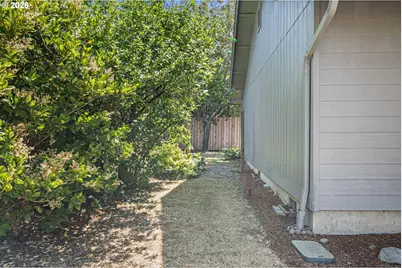 3843 Souza St, Eugene, OR 97402 - Photo 33