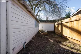 1601 SE 130th Ave, Portland, OR 97233 - Photo 27