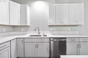 2469 NW 1st Dr, Gresham, OR 97030 - Photo 9