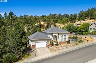 2984 NW Daysha Dr, Roseburg, OR 97471 - Photo 3