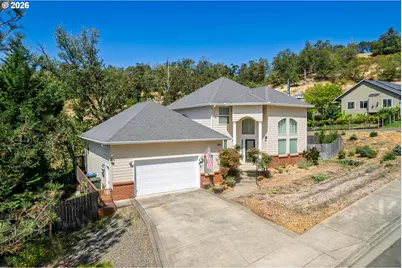 2984 NW Daysha Dr, Roseburg, OR 97471 - Photo 1
