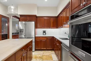 1616 S Greenwood Rd, Portland, OR 97219 - Photo 29