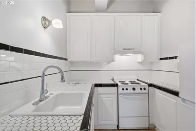 2015 NW Flanders St #214, Portland, OR 97209 - Photo 23