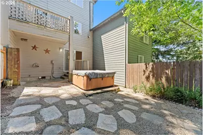 15820 NE Beech St, Portland, OR 97230 - Photo 9