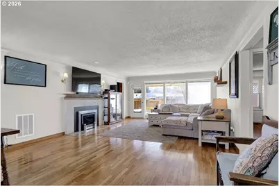 1355 Juniper St, Junction City, OR 97448 - Photo 7