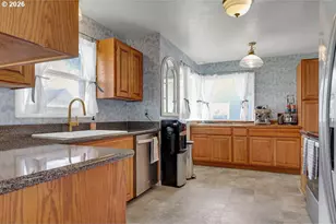 1355 Juniper St, Junction City, OR 97448 - Photo 11