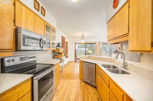 3818 Colony Oaks Dr, Eugene, OR 97405 - Photo 11