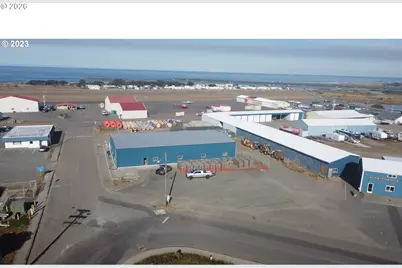 94135 Moore St, Gold Beach, OR 97444 - Photo 11