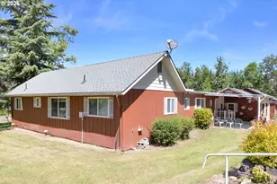 3301 Colonial Rd, Roseburg, OR 97471 - Photo 31
