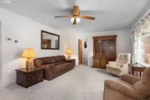 3301 Colonial Rd, Roseburg, OR 97471 - Photo 9