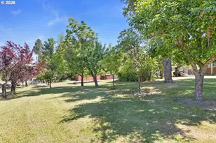 3301 Colonial Rd, Roseburg, OR 97471 - Photo 7