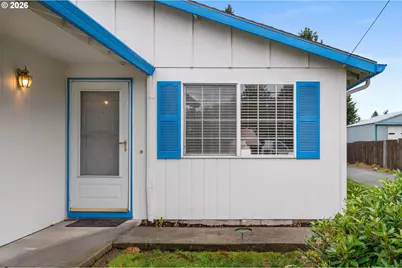 13834 SE Center St, Portland, OR 97236 - Photo 3